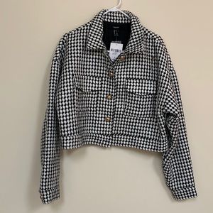 NWT forever 21 black and white jacket with gold buttons size L